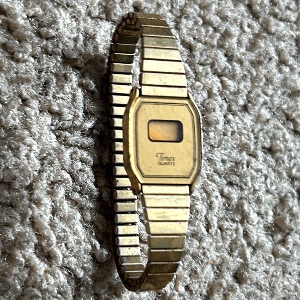 Timex‎ quartz women’s vintage non working gold bracelet digital watch stretches